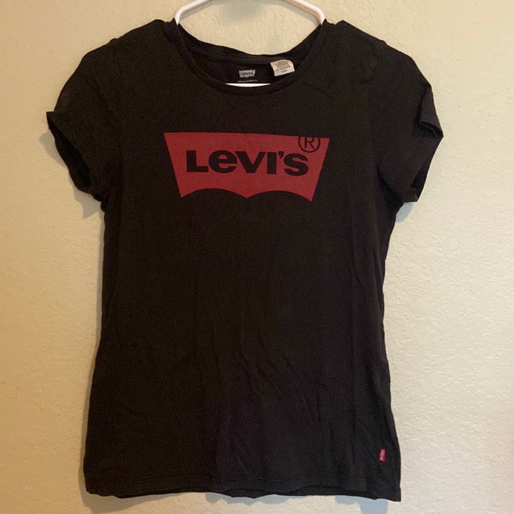 Levi’s shirt size Small. Good condition. Slightly worn.